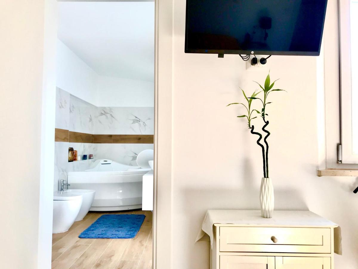 Stanza E Bagno Privato, Idromassaggio Con Extra Fee, In Appartamento Ferrara Exterior foto